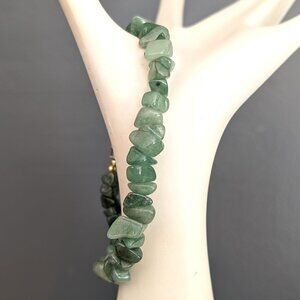 Shades of green stone chip bead bracelet